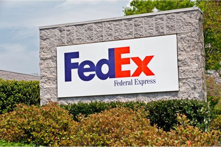 Fedex sign at Service center